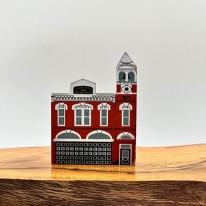 1990 Cat's Meow Village Series VIII Medina Firehouse